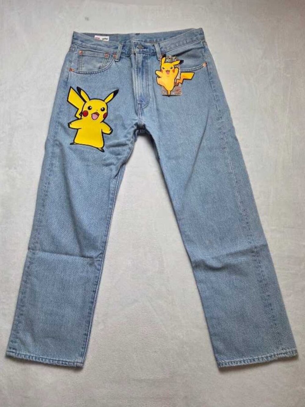 New 33x30 Levi's x Pokemon Stone 551Z Authentic straight jeans Pikachu